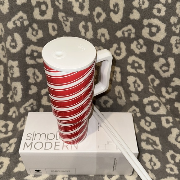 Simple Modern TREK 40oz Tumbler Holiday TREKMAS Collection In Candy Cane 🥰😍 - Picture 12 of 17